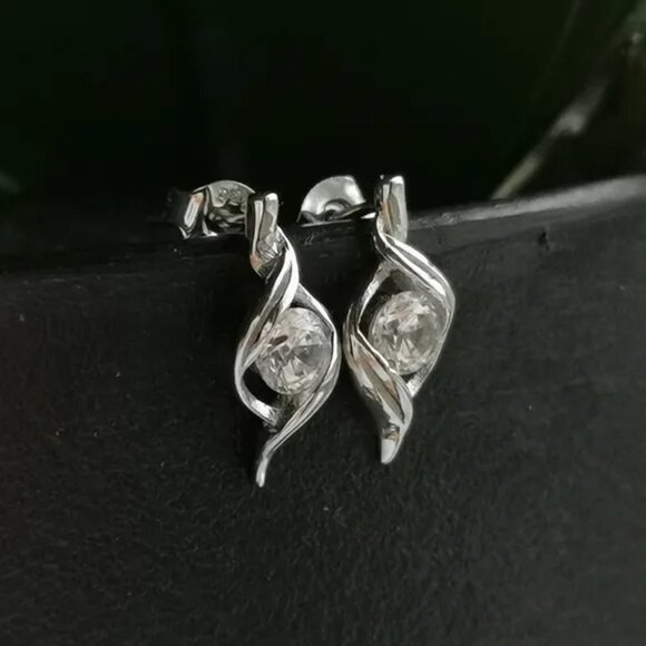 New Sterling silver cz stud earrings - Picture 2 of 6